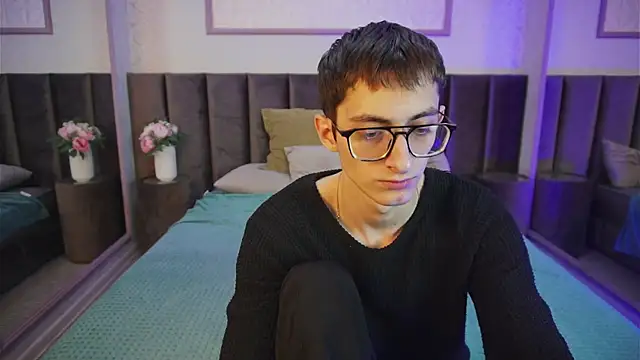RonBevs online show from June 4, 8:26 pm