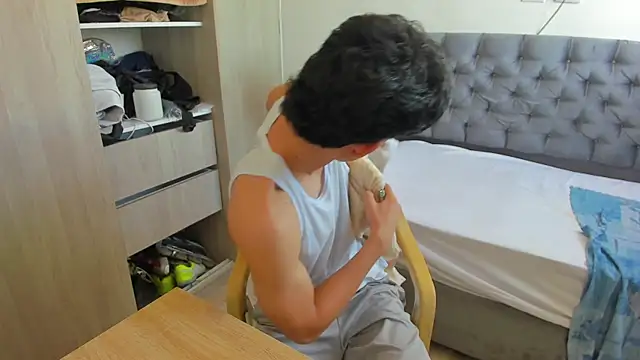 Josy 11 online show from March 31, 9:48 pm