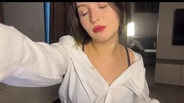 emilyy xoxo online show from April 1, 2:56 am