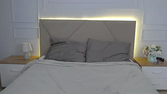 Sophie Rays online show from June 12, 3:27 am