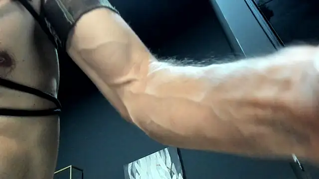 Snapshot of Jorge_Perezz chatting on April 1, 1:01 pm Jorge Perezz online show from April 1, 1:01 pm