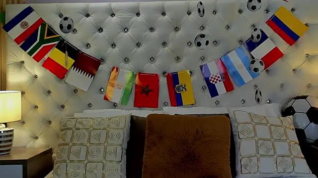 Snapshot of VaniaRouse chatting on June 21, 12:41 pm VaniaRouse online show from June 21, 12:41 pm
