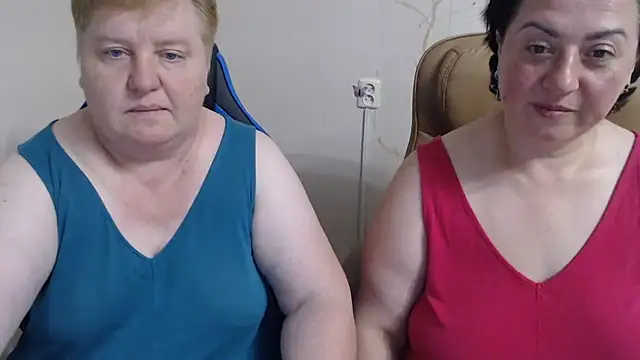Snapshot of Lindy-Jeanie chatting on June 25, 7:18 pm Lindy-Jeanie online show from June 25, 7:18 pm