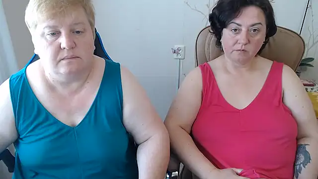 Snapshot of Lindy-Jeanie chatting on July 17, 10:00 am Lindy-Jeanie online show from July 17, 10:00 am