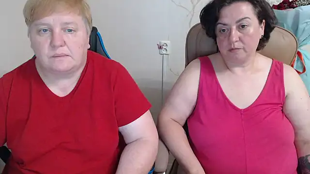 Snapshot of Lindy-Jeanie chatting on July 23, 8:29 pm Lindy-Jeanie online show from July 23, 8:29 pm