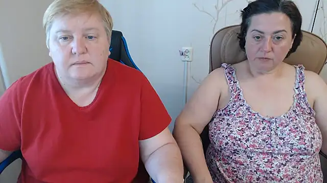 Snapshot of Lindy-Jeanie chatting on July 29, 5:00 pm Lindy-Jeanie online show from July 29, 5:00 pm