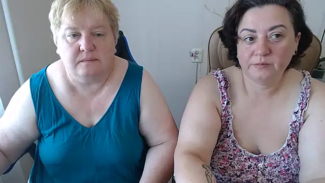 Snapshot of Lindy-Jeanie chatting on August 6, 8:16 am Lindy-Jeanie online show from August 6, 8:16 am