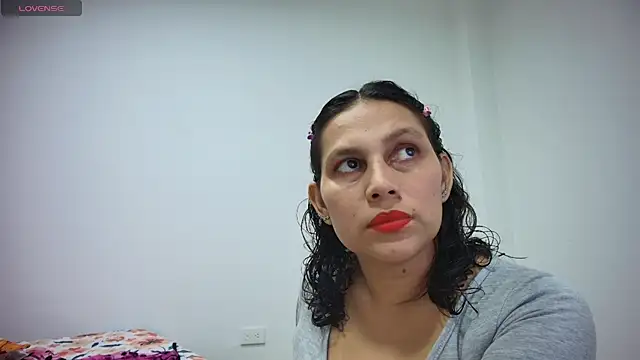Snapshot of carlaantonellii chatting on June 25, 3:39 am carlaantonellii online show from June 25, 3:39 am