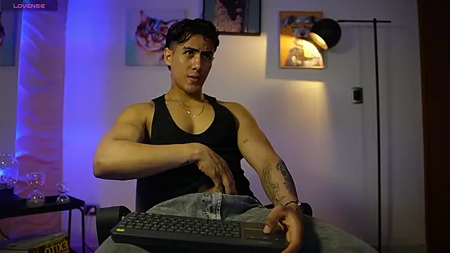 Tayler Cross  online show from March 14, 12:43 pm