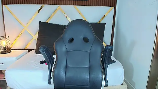 Sluttyysucker  online show from March 24, 12:10 pm