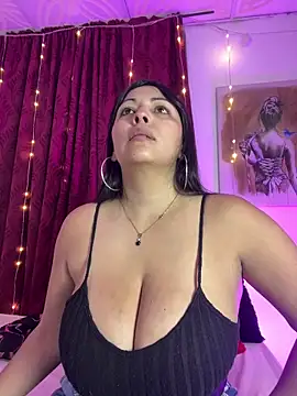 Snapshot of karlyprintt chatting on May 12, 12:24 pm karlyprintt online show from May 12, 12:24 pm