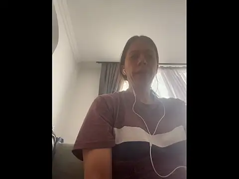 ItsAmara online show from June 15, 5:37 pm