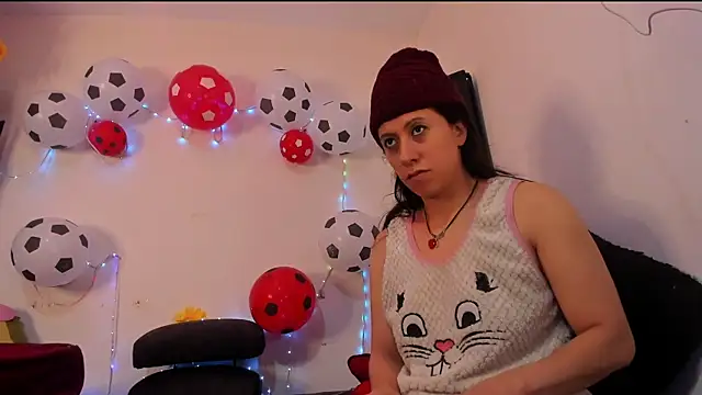ItsAmara online show from July 4, 7:31 pm