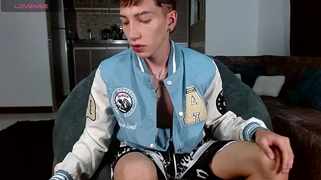 Snapshot of tiam_muller_fenix chatting on May 6, 1:14 am tiam muller fenix online show from May 6, 1:14 am