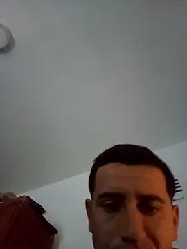 Snapshot of javiw09 chatting on March 13, 1:51 pm javiw09 online show from March 13, 1:51 pm