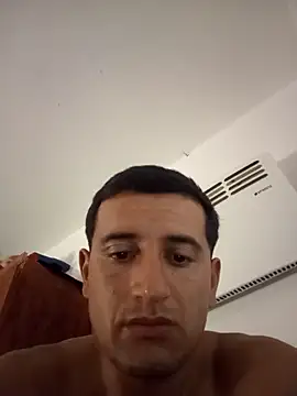 Snapshot of javiw09 chatting on March 14, 5:35 am javiw09 online show from March 14, 5:35 am