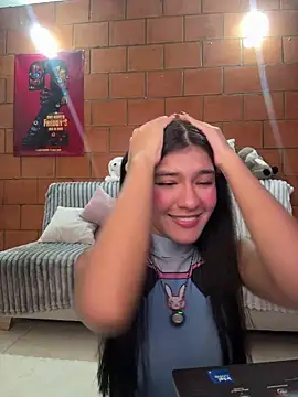 Snapshot of xayah_cute chatting on April 7, 5:41 am xayah cute online show from April 7, 5:41 am