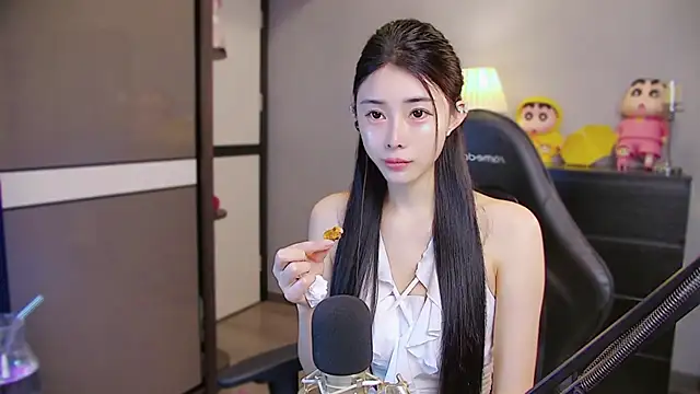 Snapshot of XiaoYuBao- chatting on May 28, 4:26 pm XiaoYuBao- online show from May 28, 4:26 pm