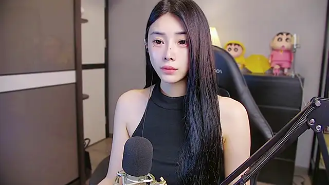 Snapshot of XiaoYuBao- chatting on June 6, 5:06 pm XiaoYuBao- online show from June 6, 5:06 pm