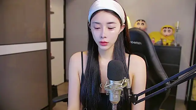 Snapshot of XiaoYuBao- chatting on August 8, 1:46 pm XiaoYuBao- online show from August 8, 1:46 pm