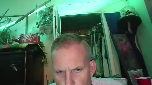 strokingjoe14585 online show from June 13, 3:59 am
