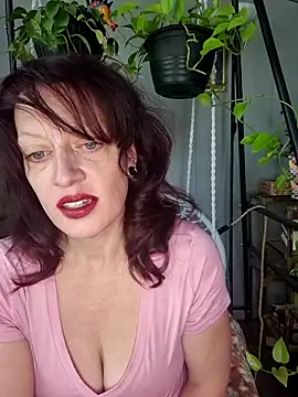 PurpleBunnyxo online show from May 3, 4:35 pm
