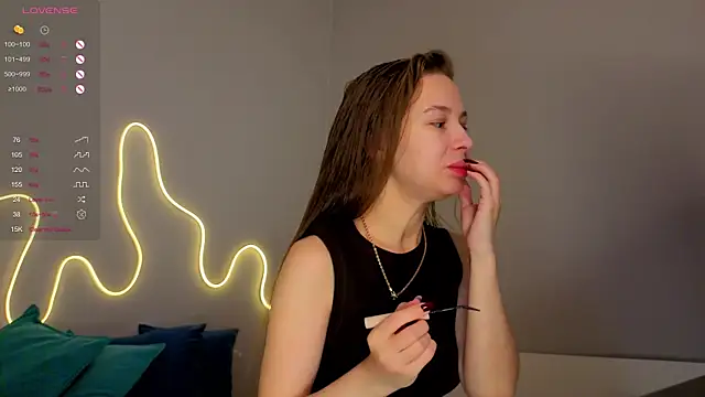 Snapshot of Emma_dream_ chatting on July 1, 1:18 am Emma dream online show from July 1, 1:18 am