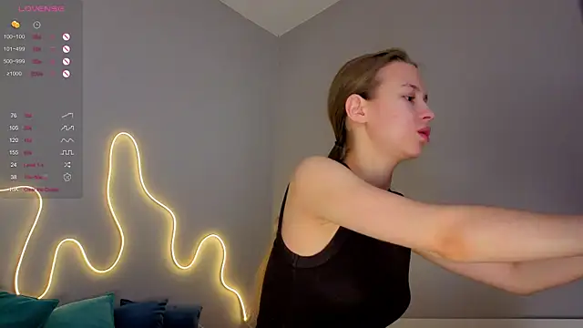 Snapshot of Emma_dream_ chatting on July 2, 1:38 am Emma dream online show from July 2, 1:38 am