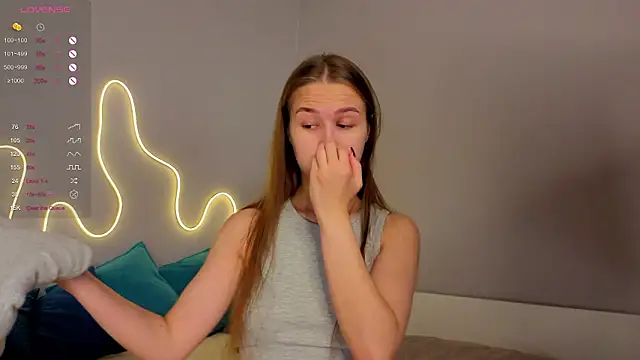 Snapshot of Emma_dream_ chatting on July 17, 1:34 am Emma dream online show from July 17, 1:34 am