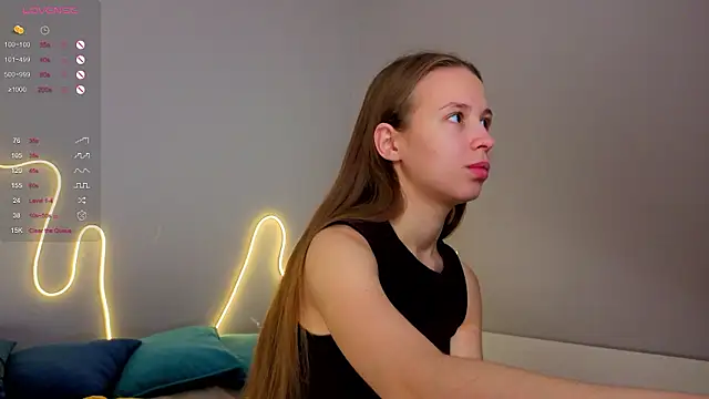 Snapshot of Emma_dream_ chatting on August 5, 1:52 am Emma dream online show from August 5, 1:52 am