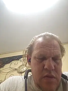 yourMasterisBored online show from April 29, 3:38 pm