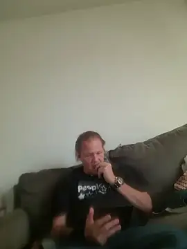 Snapshot of yourMasterisBored chatting on May 11, 1:50 pm yourMasterisBored online show from May 11, 1:50 pm