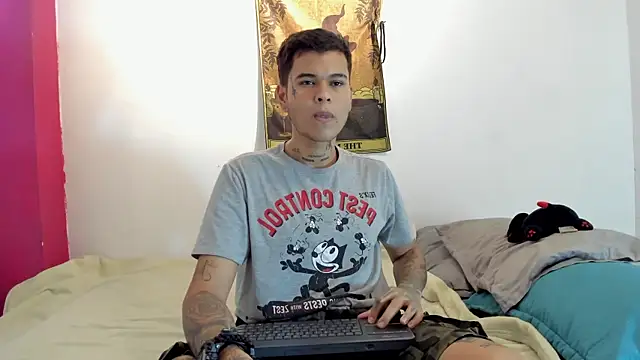 Snapshot of jebbins chatting on April 2, 3:31 pm jebbins online show from April 2, 3:31 pm