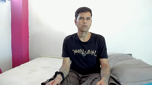 Snapshot of jebbins chatting on April 7, 4:18 pm jebbins online show from April 7, 4:18 pm