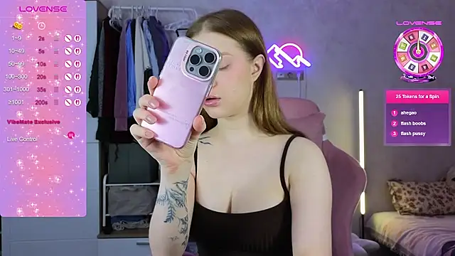 GoldenSunBunny online show from March 26, 2:06 am