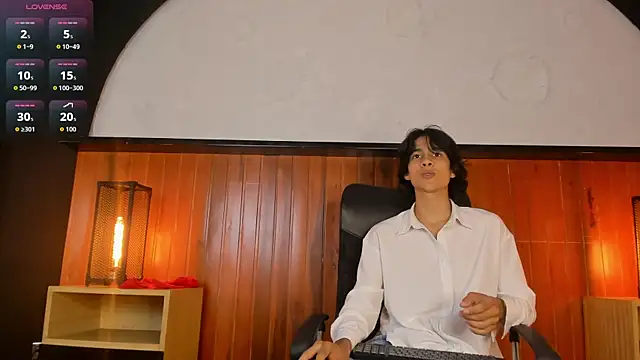 Snapshot of Cheys_Mast chatting on July 23, 12:58 pm Cheys Mast online show from July 23, 12:58 pm