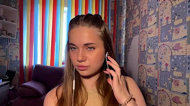 Snapshot of Miss_Blessnyth chatting on June 9, 5:08 am Miss Blessnyth online show from June 9, 5:08 am