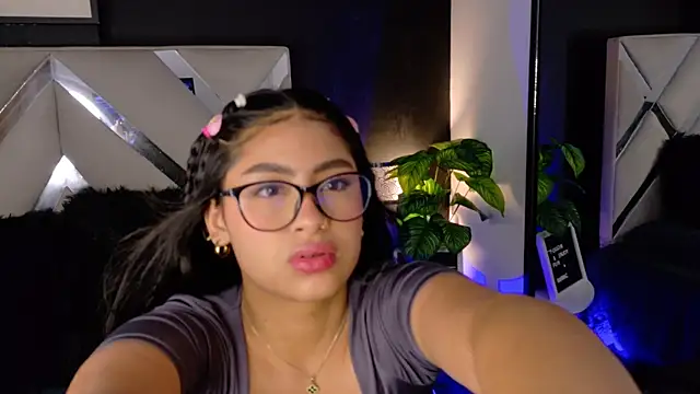 Aleksa way online show from June 23, 1:53 pm