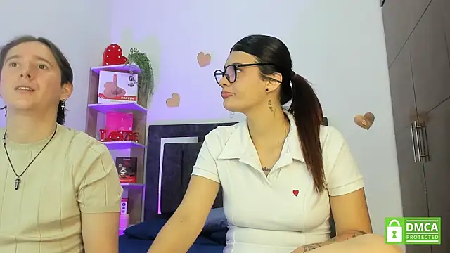 Snapshot of Mariana_and_Ronny chatting on July 24, 9:24 pm Mariana and Ronny online show from July 24, 9:24 pm