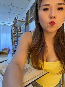 Snapshot of Xiaoxiao-y chatting on June 22, 7:05 am Xiaoxiao-y online show from June 22, 7:05 am