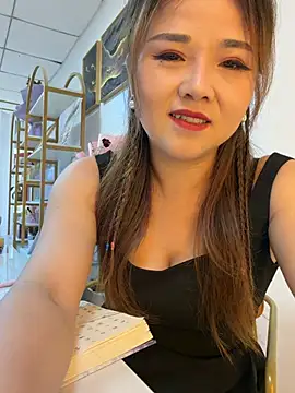 Snapshot of Xiaoxiao-y chatting on June 28, 9:04 am Xiaoxiao-y online show from June 28, 9:04 am