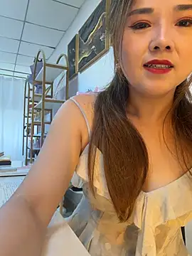 Snapshot of Xiaoxiao-y chatting on August 1, 7:07 am Xiaoxiao-y online show from August 1, 7:07 am