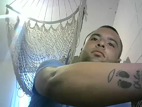Snapshot of Relk130p chatting on May 6, 12:08 am Relk130p online show from May 6, 12:08 am
