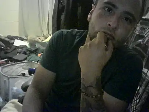 Snapshot of Relk130p chatting on May 7, 9:47 am Relk130p online show from May 7, 9:47 am