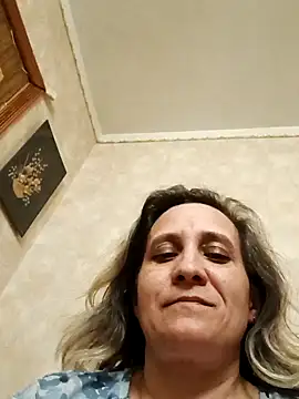 Snapshot of KatieLove133 chatting on June 2, 9:39 pm KatieLove133 online show from June 2, 9:39 pm