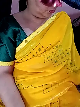 Snapshot of Gujju_bhabhi69 chatting on March 22, 9:45 am Gujju bhabhi69 online show from March 22, 9:45 am