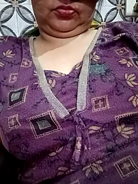 Snapshot of Gujju_bhabhi69 chatting on April 1, 5:21 pm Gujju bhabhi69 online show from April 1, 5:21 pm