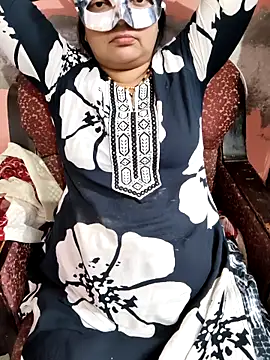 Snapshot of Gujju_bhabhi69 chatting on April 10, 4:12 pm Gujju bhabhi69 online show from April 10, 4:12 pm