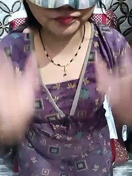 Snapshot of Gujju_bhabhi69 chatting on April 13, 9:42 pm Gujju bhabhi69 online show from April 13, 9:42 pm