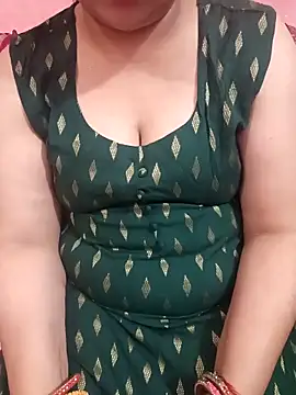 Snapshot of Gujju_bhabhi69 chatting on April 25, 8:17 am Gujju bhabhi69 online show from April 25, 8:17 am